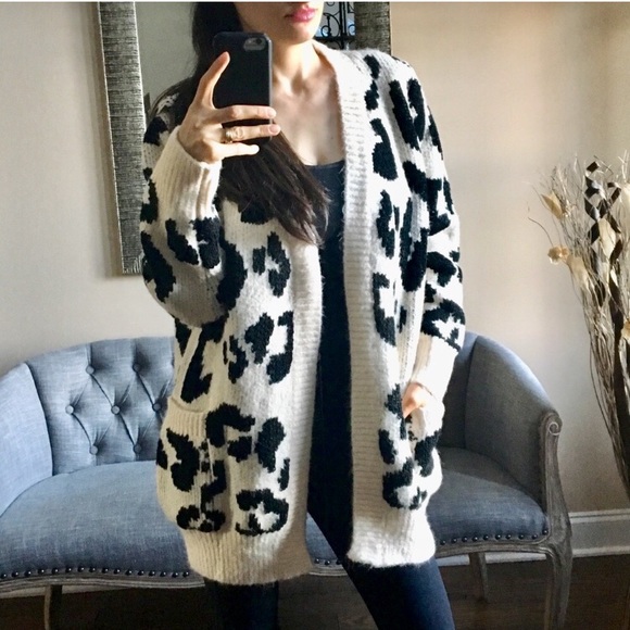 Sweaters - ✨Animal Print Cardigan